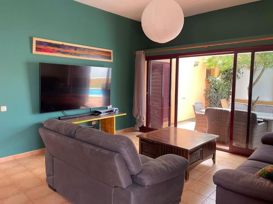 Villa Kazumi คอร์ราเลโฮ ภายนอก รูปภาพ